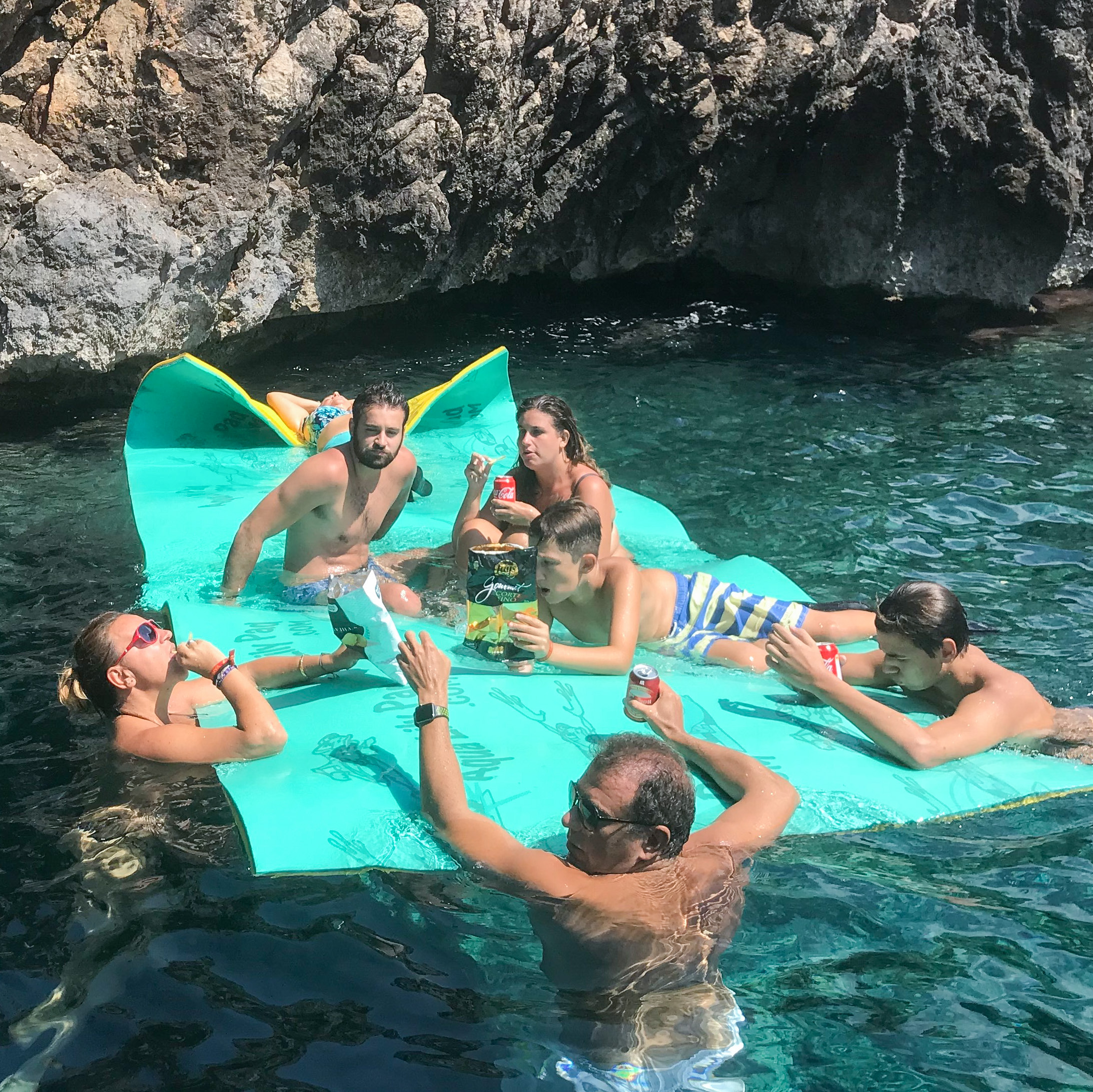 Colchoneta gigante con familia