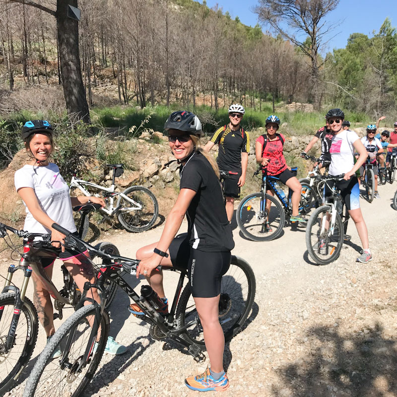Grupo grande de mountain bike
